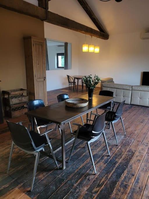 Appartement De Charme Dans Ancienne Cave A Vin เลอบูลู ภายนอก รูปภาพ