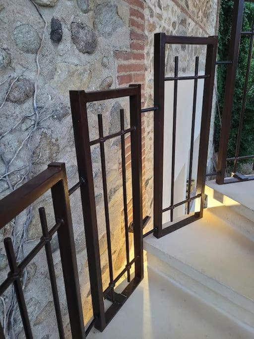 Appartement De Charme Dans Ancienne Cave A Vin เลอบูลู ภายนอก รูปภาพ
