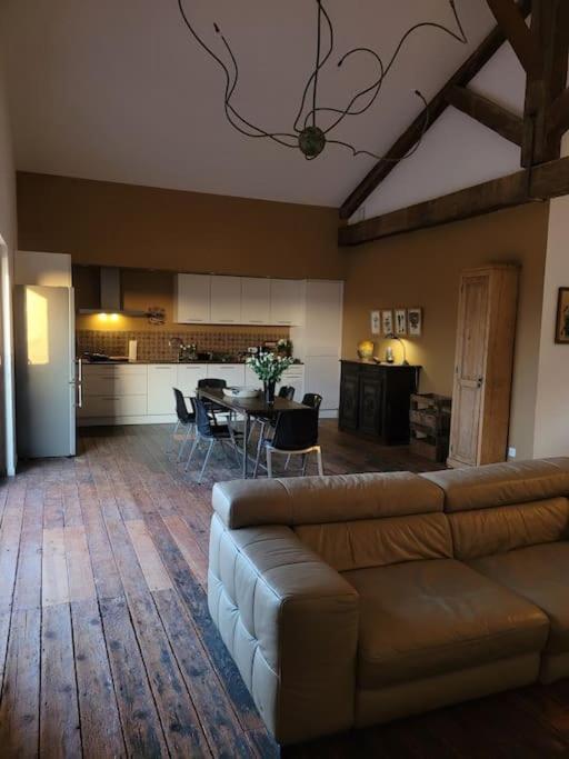 Appartement De Charme Dans Ancienne Cave A Vin เลอบูลู ภายนอก รูปภาพ